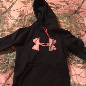 Women’s Underarmour Sweatshirt